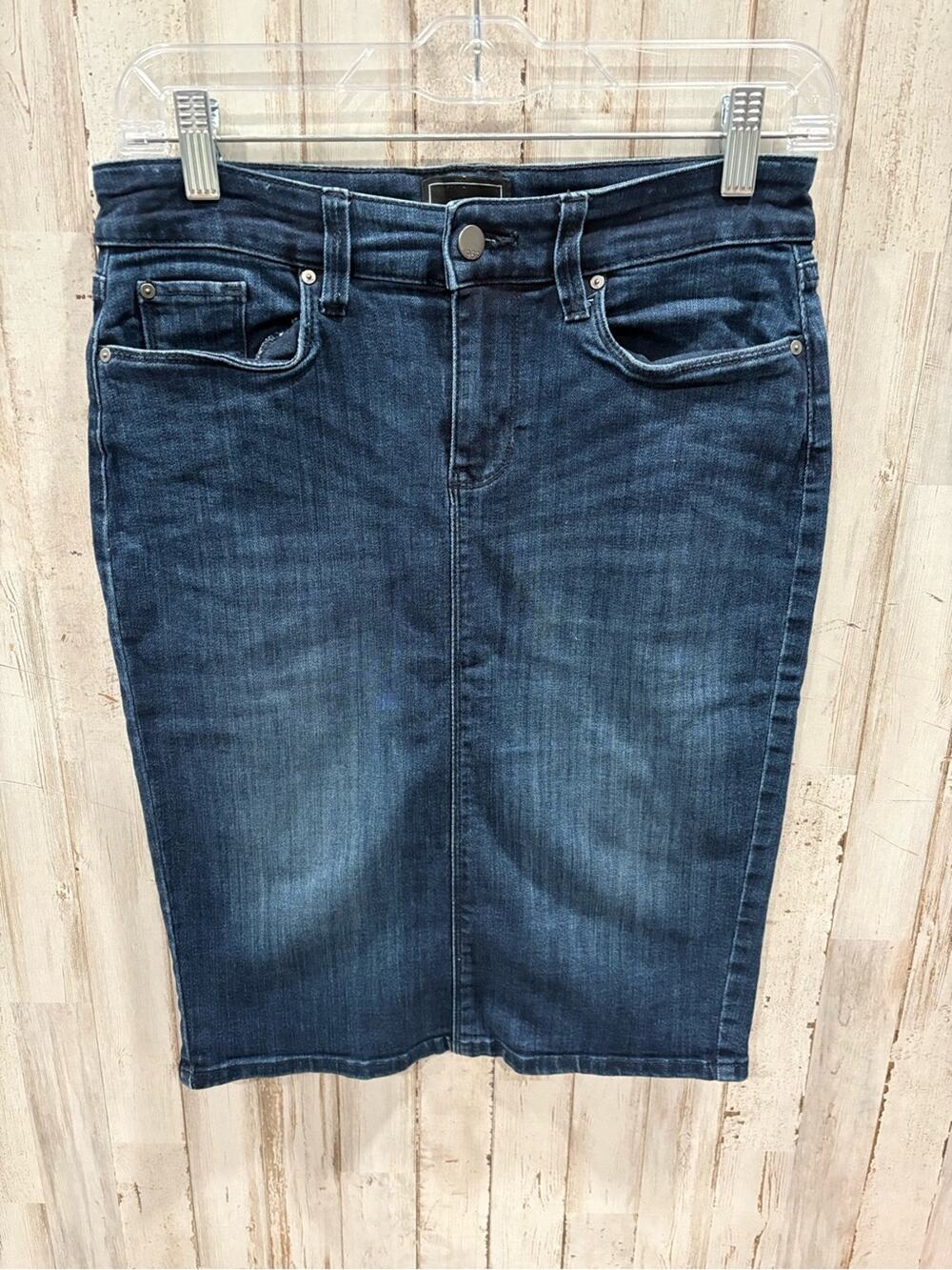 GAP Blue Denim Pencil Skirt Stretch Modest Womens Size 2/26 Everyday Church